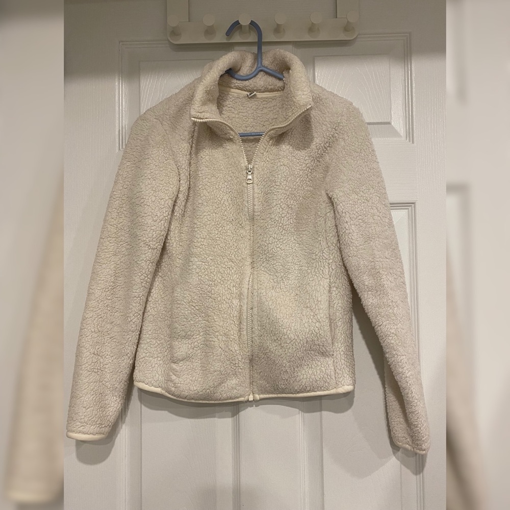 Uniqlo fuzzy jacket